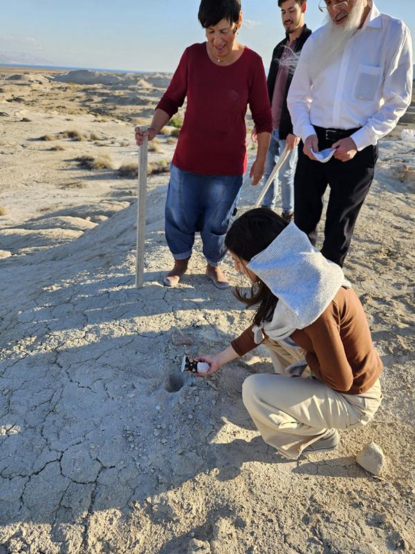 קבורת עורלה בגבעת העורלות בערבות יריחו