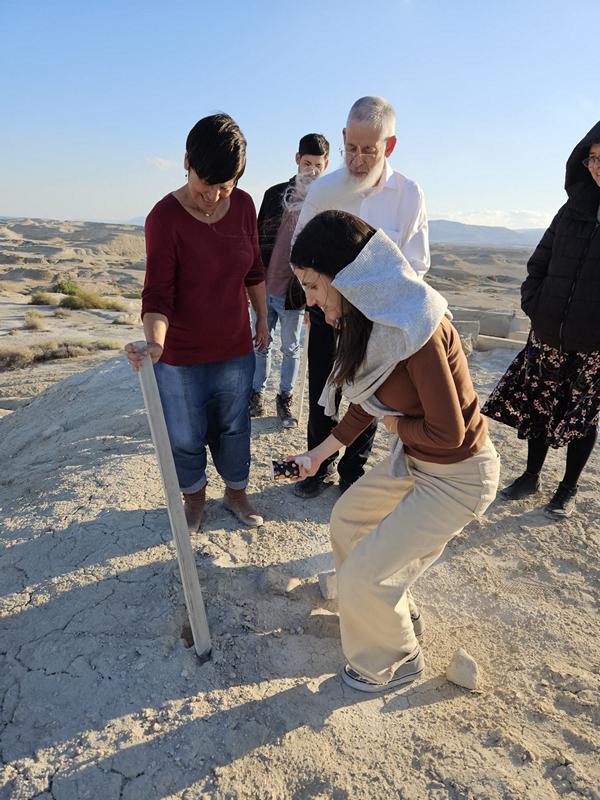 קבורת עורלה בגבעת העורלות בערבות יריחו